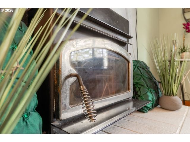 365 BRAE BURN Dr, Eugene, OR 97405