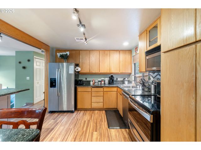 365 BRAE BURN Dr, Eugene, OR 97405