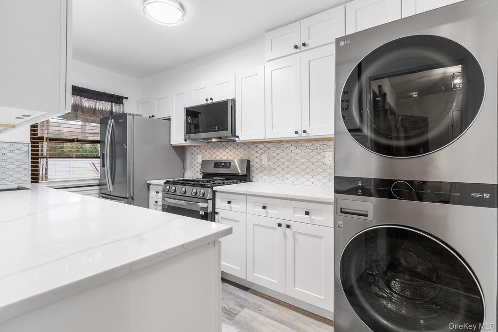 1209 E Broadway D15, Hewlett, NY 11557