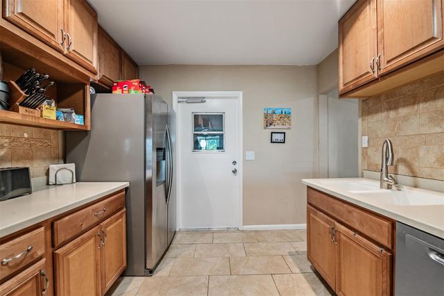 381 CLUB MANOR DRIVE, Sun City Center, FL 33573