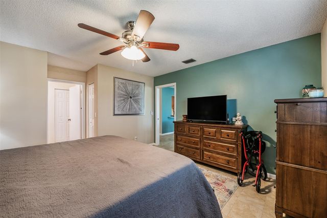 381 CLUB MANOR DRIVE, Sun City Center, FL 33573