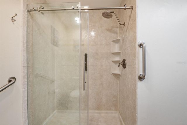 381 CLUB MANOR DRIVE, Sun City Center, FL 33573
