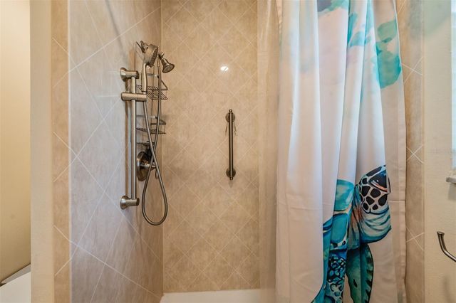 381 CLUB MANOR DRIVE, Sun City Center, FL 33573