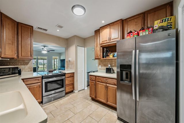381 CLUB MANOR DRIVE, Sun City Center, FL 33573