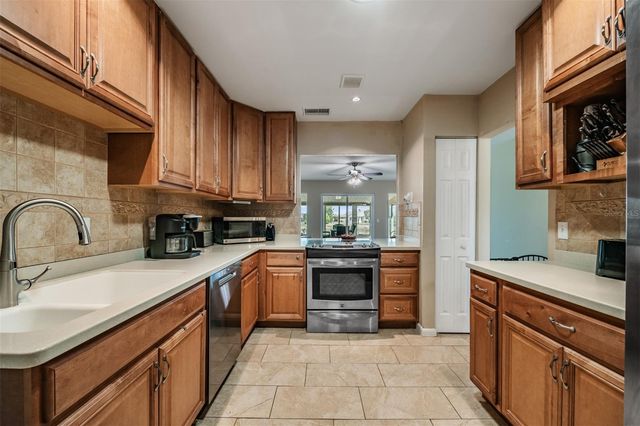 381 CLUB MANOR DRIVE, Sun City Center, FL 33573