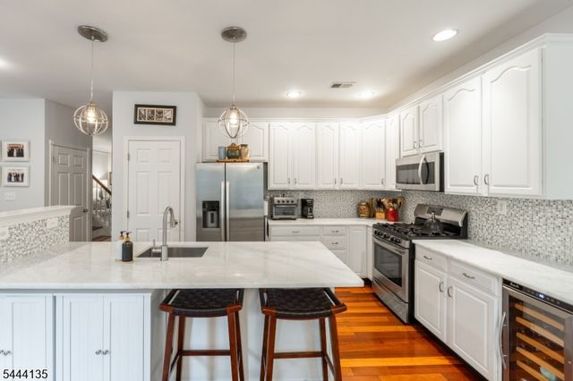 58 Patriot Hill Dr, Bernards Twp., NJ 07920