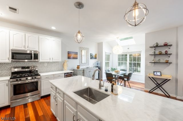 58 Patriot Hill Dr, Bernards Twp., NJ 07920