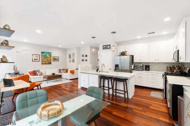 58 Patriot Hill Dr, Bernards Twp., NJ 07920