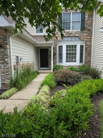 58 Patriot Hill Dr, Bernards Twp., NJ 07920