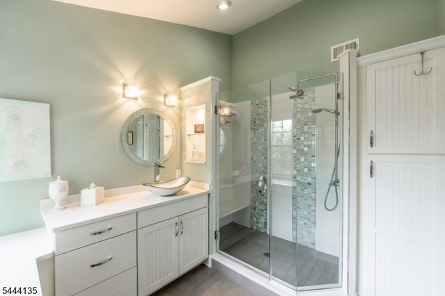 58 Patriot Hill Dr, Bernards Twp., NJ 07920