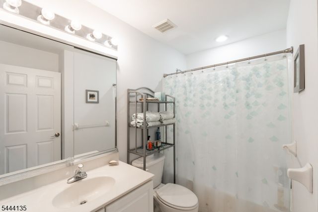 58 Patriot Hill Dr, Bernards Twp., NJ 07920