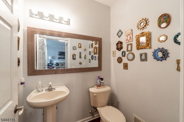 58 Patriot Hill Dr, Bernards Twp., NJ 07920