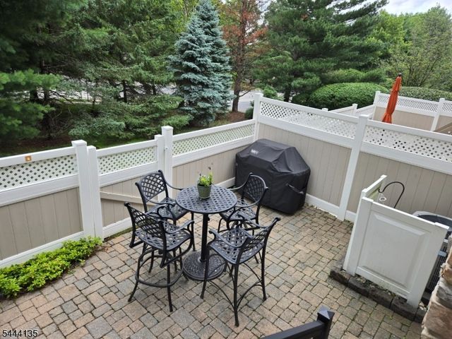 58 Patriot Hill Dr, Bernards Twp., NJ 07920
