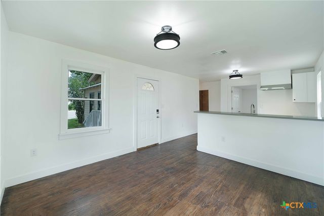 414 Orange Avenue, New Braunfels, TX 78130