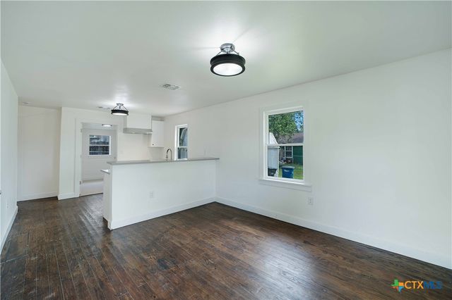 414 Orange Avenue, New Braunfels, TX 78130