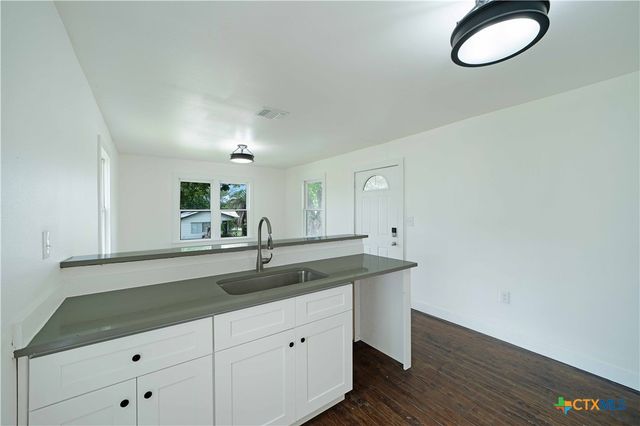 414 Orange Avenue, New Braunfels, TX 78130