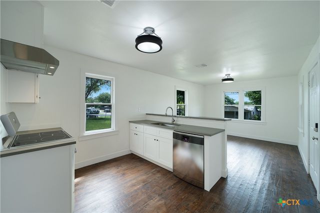 414 Orange Avenue, New Braunfels, TX 78130