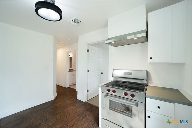 414 Orange Avenue, New Braunfels, TX 78130