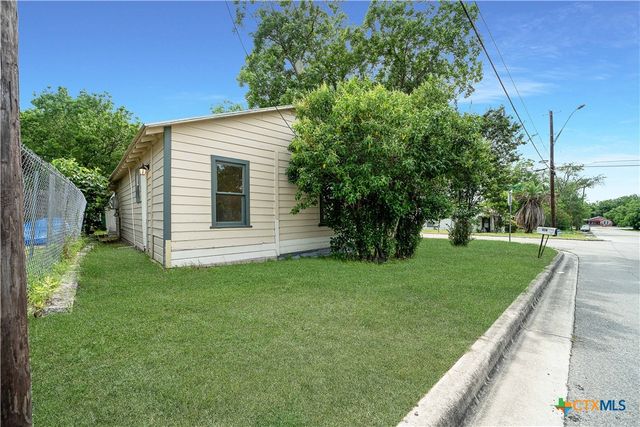 414 Orange Avenue, New Braunfels, TX 78130