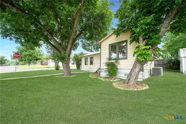 414 Orange Avenue, New Braunfels, TX 78130