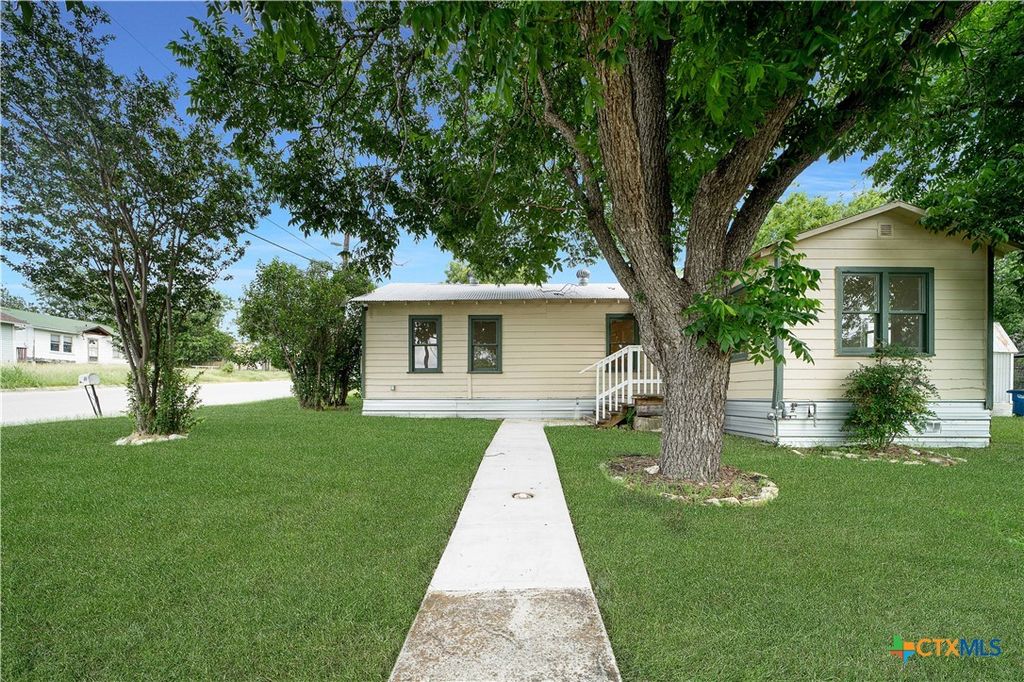 414 Orange Avenue, New Braunfels, TX 78130
