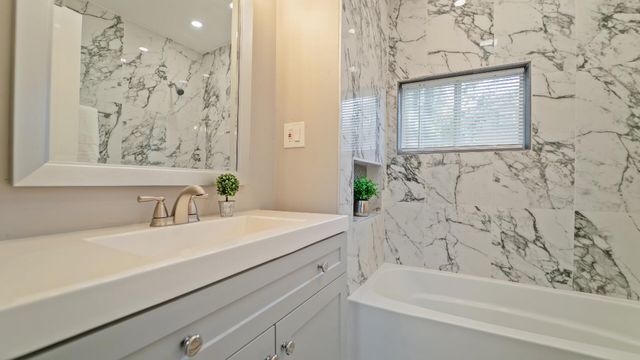 845 Floyd Street, Gary, IN 46403