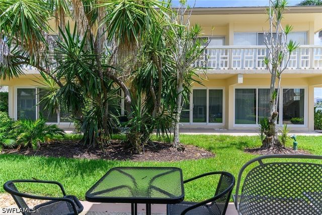 1215 Edington PL H4, Marco Island, FL 34145
