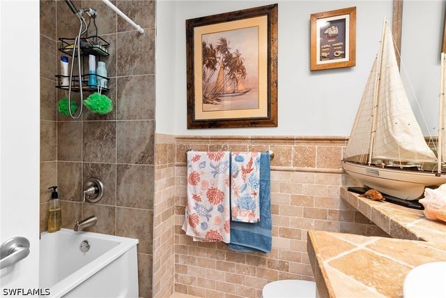 1215 Edington PL H4, Marco Island, FL 34145