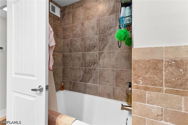 1215 Edington PL H4, Marco Island, FL 34145
