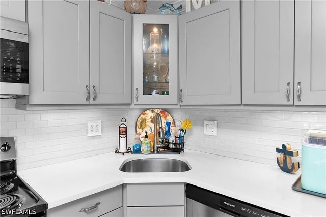 1215 Edington PL H4, Marco Island, FL 34145