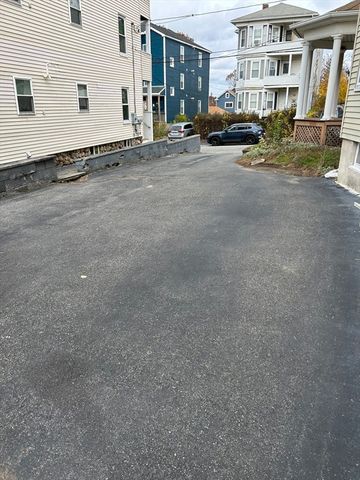 34 King Philip Rd, Worcester, MA 01606