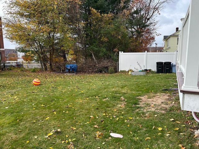 34 King Philip Rd, Worcester, MA 01606