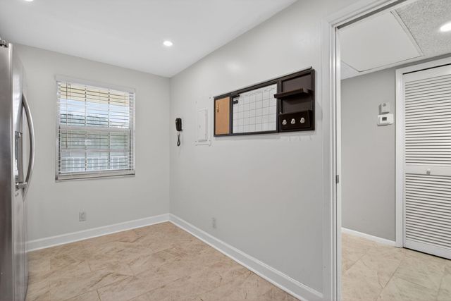 3503 Oaks Way 405, Pompano Beach, FL 33069