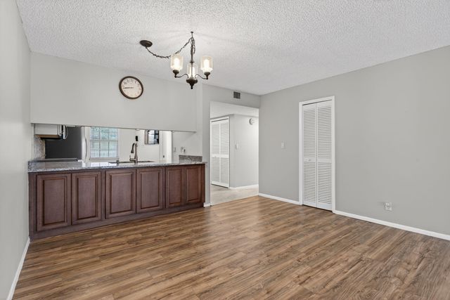 3503 Oaks Way 405, Pompano Beach, FL 33069