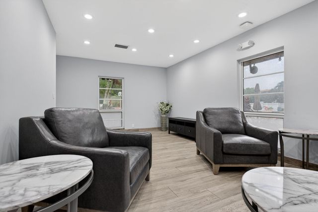 3503 Oaks Way 405, Pompano Beach, FL 33069