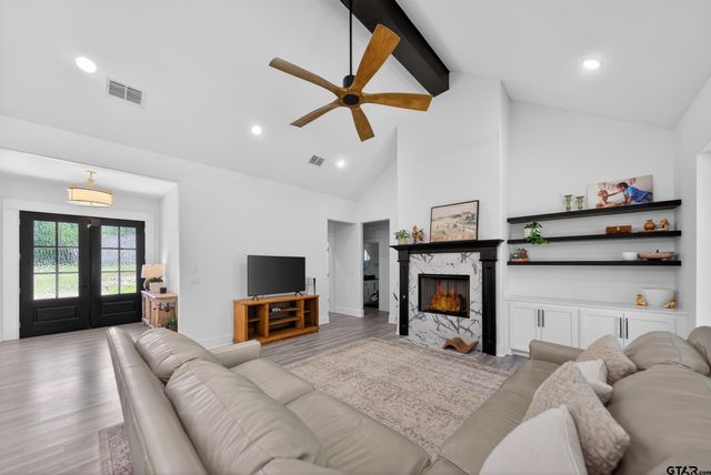 15883 Crazy Horse Dr., Lindale, TX 75771
