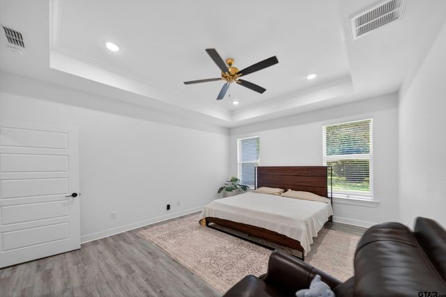 15883 Crazy Horse Dr., Lindale, TX 75771