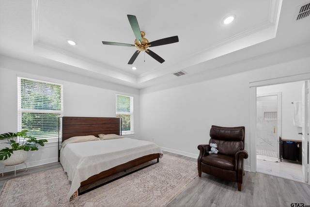 15883 Crazy Horse Dr., Lindale, TX 75771