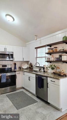 2513 PITTSTON RD, Fredericksburg, VA 22408
