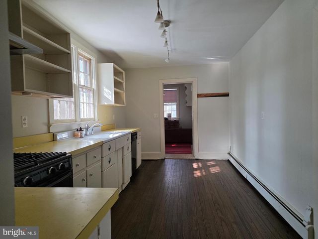 370 EGGERTS CROSSING RD, Lawrenceville, NJ 08648