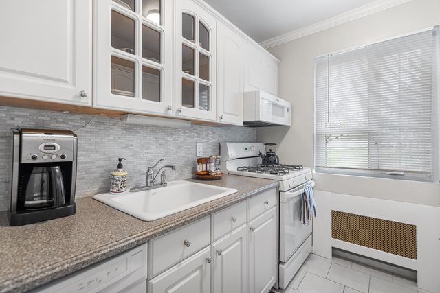 54 Nathan Hale Drive 47A, Huntington, NY 11743