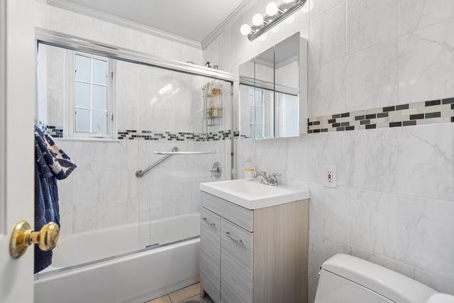 54 Nathan Hale Drive 47A, Huntington, NY 11743