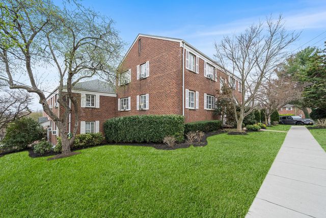 54 Nathan Hale Drive 47A, Huntington, NY 11743