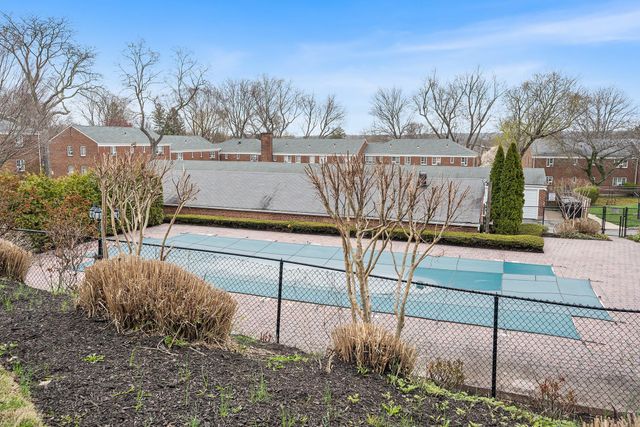 54 Nathan Hale Drive 47A, Huntington, NY 11743