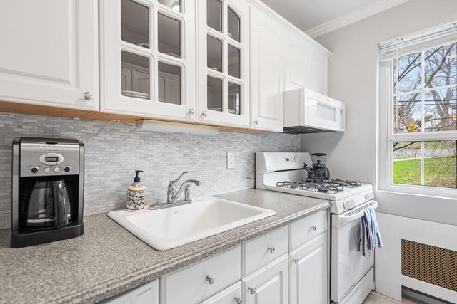 54 Nathan Hale Drive 47A, Huntington, NY 11743