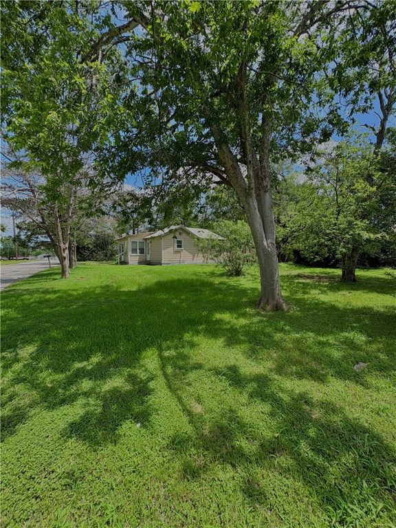 1803 West 18th Street, Bryan, TX 77803 — photo 4