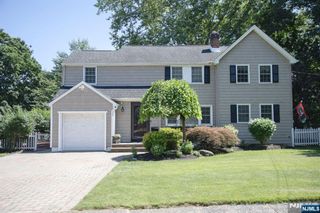 22 Warren Road, Fair Lawn, NJ 07410