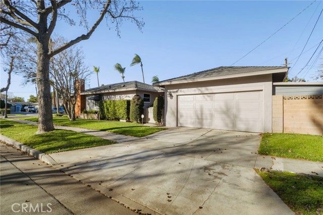 2601 N Flower, Santa Ana, CA 92706