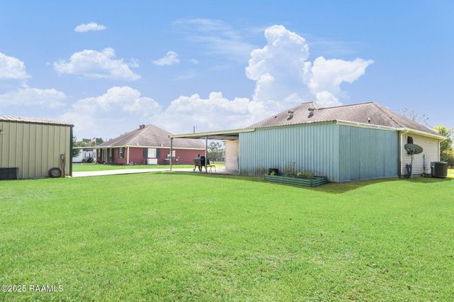 1064 Oleus Champagne Sr Road, St. Martinville, LA 70582