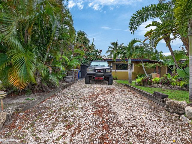 949 NE 25th Avenue, Pompano Beach, FL 33062